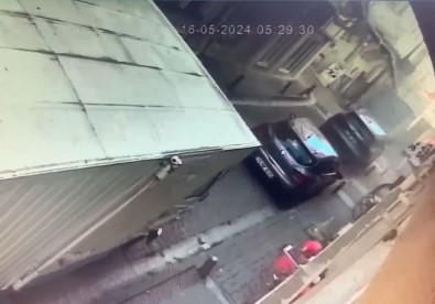 Besiktas'ta 5 Katli Binada Dogal Gaz Patlamasi Açiklamasi Patlama Ani Kamerada