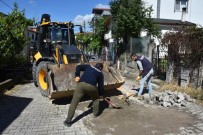 Erenler'de Temizlik Isleri Müdürlügü Ekipleri 33 Mahallede Hummali Sekilde Çalisiyor