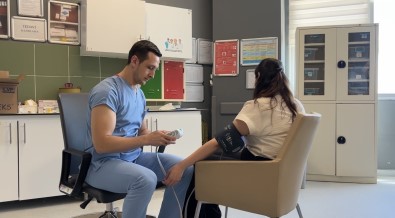 Uzm. Dr. Ekren Açiklamasi '3 Yasindan Itibaren Her Kisinin Kan Basinci Kontrollerini Yaptirmasi Önem Arz Etmektedir'
