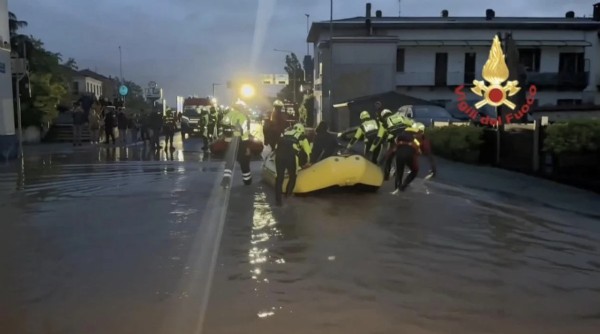 O bölgeye sel vurdu! Çok sayıda ölü var