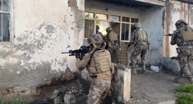 Agri'da Es Zamanli Dev Uyusturucu Operasyonu Açiklamasi 14 Tutuklama