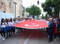 Bursa'da 19 Mayis Coskusu Kortej Yürüyüsüyle Basladi