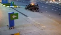 Büyükçekmece'de Takla Atip Yanan Araba Olayina Iliskin Yeni Görüntüsü Ortaya Çikti