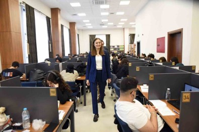 Gençler Istedi Baskan Durbay Yerine Getirdi