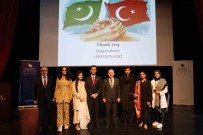 Khan 'Pakistan Ve Türkiye Bir Millet Iki Devlet'