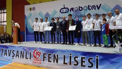 Tavsanli Fen Lisesinde Ögrenciler Yaptiklari Robotlar Ile Yaristi