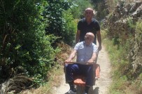 Alanya'da Yasli Çift El Arabasi Üzerinde Çiktiklari Patika Yola Çare Bulunmasi Çagrisi Yapti