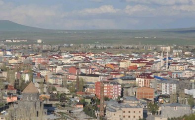 Kiralarin El Yaktigi Kars'ta 230 Konut Satildi