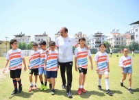 Konyaalti Belediye Baskani Cem Kotan, Çocuklarla Futbol Oynadi