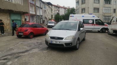 Isparta'da Iki Otomobil Çarpisti Açiklamasi 1 Yarali