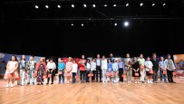 Selçuklu Sanat Akademisi Ögrencileri 'Paldir Güldür Sov' Isimli Tiyatro Gösterisi Sahneledi