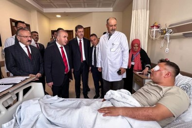 Vali Hatipoglu, Patlamada Yaralanan Jandarma Personelini Ziyaret Etti