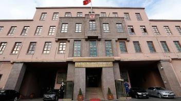 Meclis'in bu haftaki gündemi fahiş fiyat ve öğretmene şiddet cezaları AK Parti'den Milli Savunma Bakanlığı ve Ulaştırma Bakanlığı için kanun teklifi