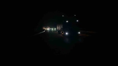 Burdur-Antalya Karayolunda LPG Tankeri Devrildi, Sizinti Nedeniyle Yol Çift Tarafli Trafige Kapatildi