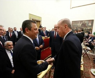 Gözler Başkan Erdoğan ve Özgür Özel görüşmesinde! Gündem 'Yeni Anayasa' ve terörle mücadele Haberi