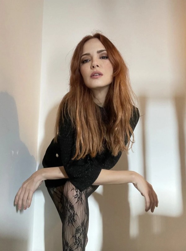 Ünlü oyuncu -15'te göle girdi!