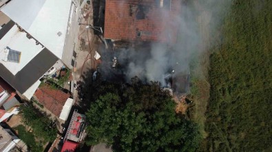Bursa'da Bir Ahirda Çikan Yangin Panige Sebep Oldu
