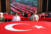 Erzincan'da 500 Metre Uzunlugundaki Türk Bayragiyla 'Gençlik Yürüyüsü' Yapildi