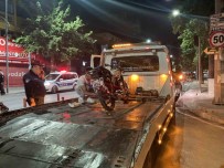 Burdur'da Park Halindeki Otomobile Çarpan Motosikletli Genç Agir Yaralandi