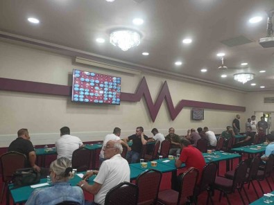 Izmir'de Kumar Baskininda 186 Kisiye 1 Milyon 195 Bin TL Ceza