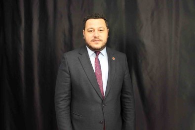 AK Parti Ve CHP Il Baskanlarina Bolu Belediyesi 'Izmarit Atma' Cezasi Kesti