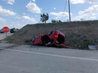Hafif Ticari Aracin Otomobille Çarpistigi Kazada 4 Kisi Yaralandi