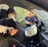 Mardin'de Devrilen Otomobilin Sürücüsü Yaralandi