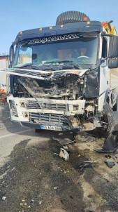 Tarsus'ta Trafik Kazasi Açiklamasi 1 Ölü, 1 Yarali