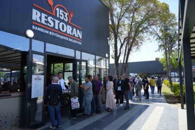 Ucuz Ve Kaliteli Yemek Kuyrugu Açiklamasi 3 Çesit Yemek, Su Ve Ekmek Toplam 70 TL