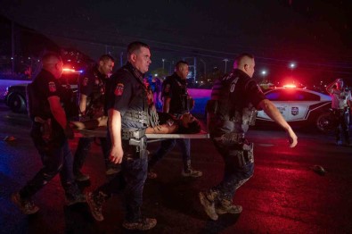 Meksika'da Devlet Baskan Adayinin Mitinginde Sahne Çatisi Çöktü Açiklamasi 9 Ölü