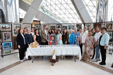 1185 Kursiyerin 5 Bin Adet El Emegi Eseri Göz Kamastirdi