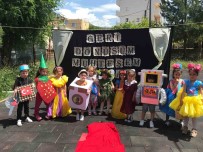 Anaokulu Miniklerinden Mankenlere Tas Çikartan Defile