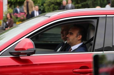 Bakan Kacir Açiklamasi 'Akinci 1,5 Saate Yakin Bir Zaman Içerisinde Iran'da Düsen Helikopterin Lokasyonunu Tespit Etti'