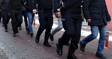 Kayseri'de FETÖ operasyonu: 5 gözaltı