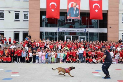 Minikler Jandarma Ekipleriyle Eglenceli Vakit Geçirdi
