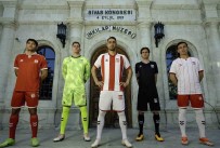 Sivasspor Yeni Sezon Formalarini Tanitti