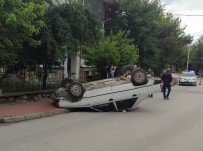 Tavsanli'da Trafik Kazasi Açiklamasi 2 Yarali