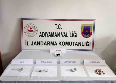 Uyusturucuyla Yakalanan 5 Kisi Gözaltina Alindi