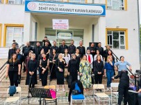 Adiyaman'in Tut Ilçesinde Halk Müzigi Konseri Düzenlendi