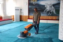 Derince'de Ibadethaneler Temizleniyor