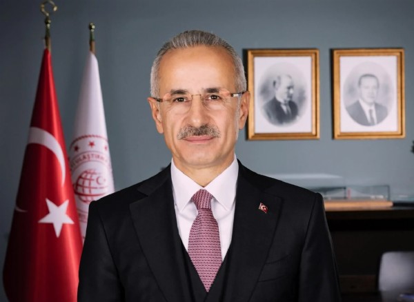 Yeniden hizmete açıldı! Azerbaycan'a ilk tren yola çıktı