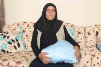 Bebegini Bir Gün Koklayabildi, 35 Yildir Özlemini Çekiyor