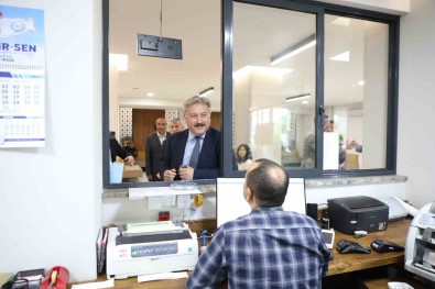 Baskan Palancioglu, Emlak Ve Çevre Temizlik Vergisi'ni Ödedi