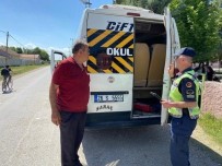 Jandarma 51 Okul Servisini Kontrol Etti