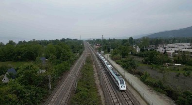 Milli Elektrikli Tren Seti 575 Bin Yolcu Tasidi