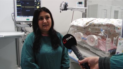 454 Gram Dogan Melek Mucize Bebek, Hayata Dört Elle Sarildi