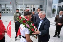 Baskan Asgin'dan Avrupa Sampiyonuna Ödül