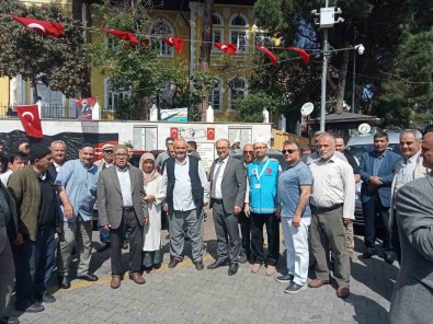 Hac Kafilesi Dualarla Ugurlandi