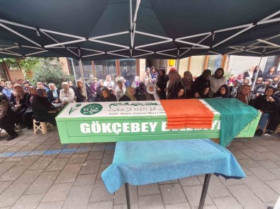 Kamyonun Altinda Kalan Kadin Topraga Verildi