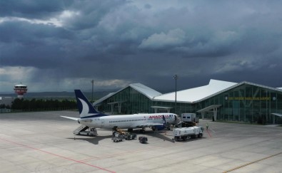 Kars'tan Nisan Ayinda 45 Bin 419 Kisi Uçtu